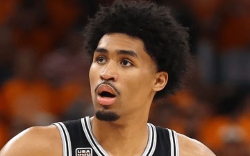 星空体育官网下载-Legion Hoops：比赛剩4分钟分差1分时，让哈珀坐板凳？